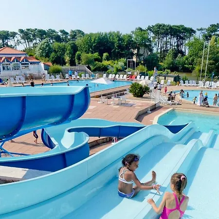 D'une Avec Piscine Partagee Et Jardin Amenage A Talmont Hilaire A 1 Km De La Apartment