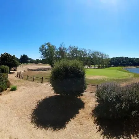 D'une Avec Piscine Partagee Et Jardin Amenage A Talmont Hilaire A 1 Km De La Saint-Hilaire-de-Talmont