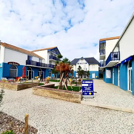 Apartment D'une Avec Piscine Partagee Et Jardin Amenage A Talmont Hilaire A 1 Km De La *