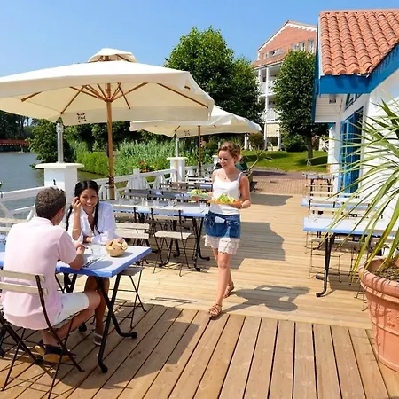 D'une Avec Piscine Partagee Et Jardin Amenage A Talmont Hilaire A 1 Km De La Apartment