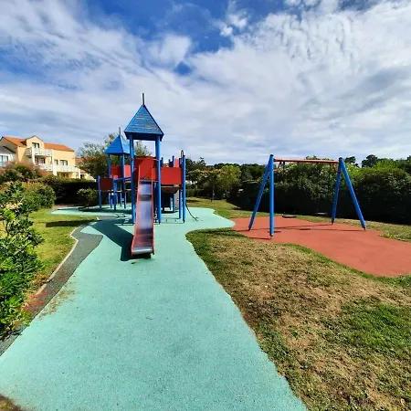 D'une Avec Piscine Partagee Et Jardin Amenage A Talmont Hilaire A 1 Km De La Saint-Hilaire-de-Talmont