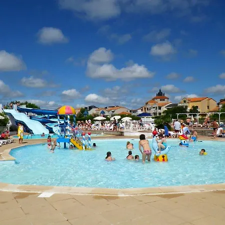 Apartment D'une Avec Piscine Partagee Et Jardin Amenage A Talmont Hilaire A 1 Km De La *